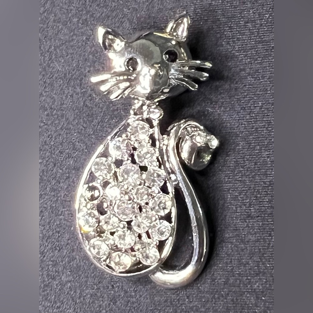 Vintage Silver Tone Cat Kitty Brooch / Pin w/ Sparkly Rhinestones